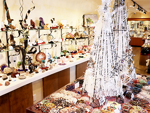 玉造なるさわ店 店内1